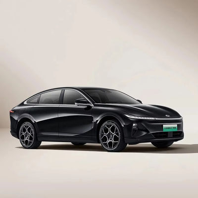 Auto elettrica Hangan Qiyuan A07 con batteria da 94,3 kWh e carrozzeria da 5 posti