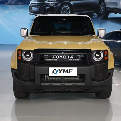 Auto SUV Toyota Prado ad alta velocità con volante multifunzione e fari a LED