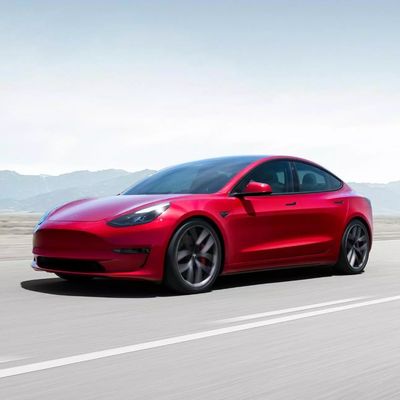 Sistema di frenatura avanzato Tesla Model 3 e capacità della batteria di 70 KWh per il veicolo elettrico