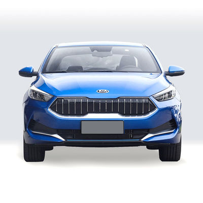 KIA K3 EV Electric Car 5 posti 410KM per uso familiare e Consumo di energia KWh 13.6