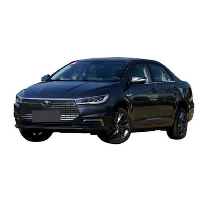 BYD Qing Auto elettriche di seconda mano con carica rapido e pneumatici anteriori/posteriori 205/55/R16